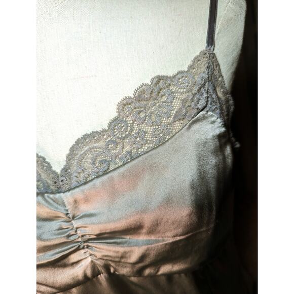 Ann Taylor silver-gray cami - Sz M - EUC - Picture 1 of 4